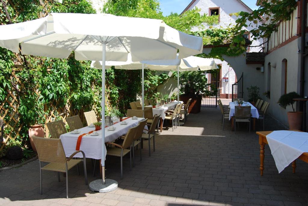 Landhotel St. Gereon Nackenheim ภายนอก รูปภาพ