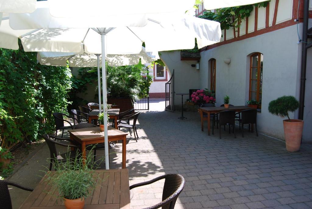 Landhotel St. Gereon Nackenheim ภายนอก รูปภาพ